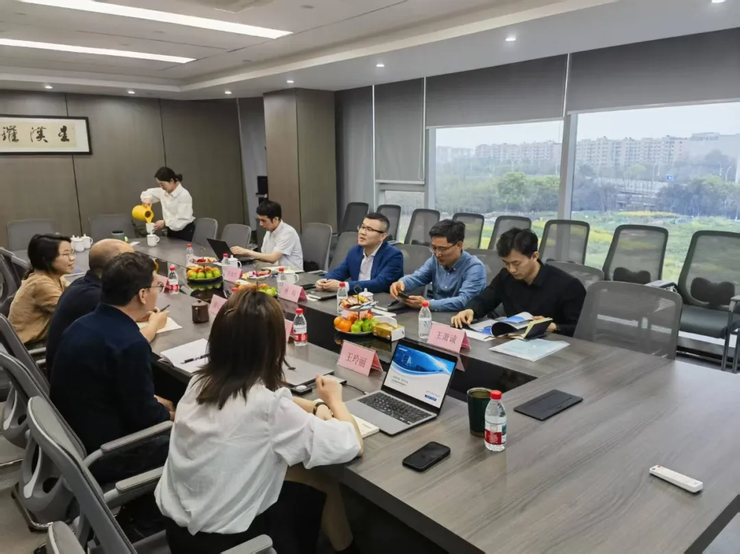 星汉资讯丨杭州市经济和信息化局副局长林昀一行来我司调研指导配图