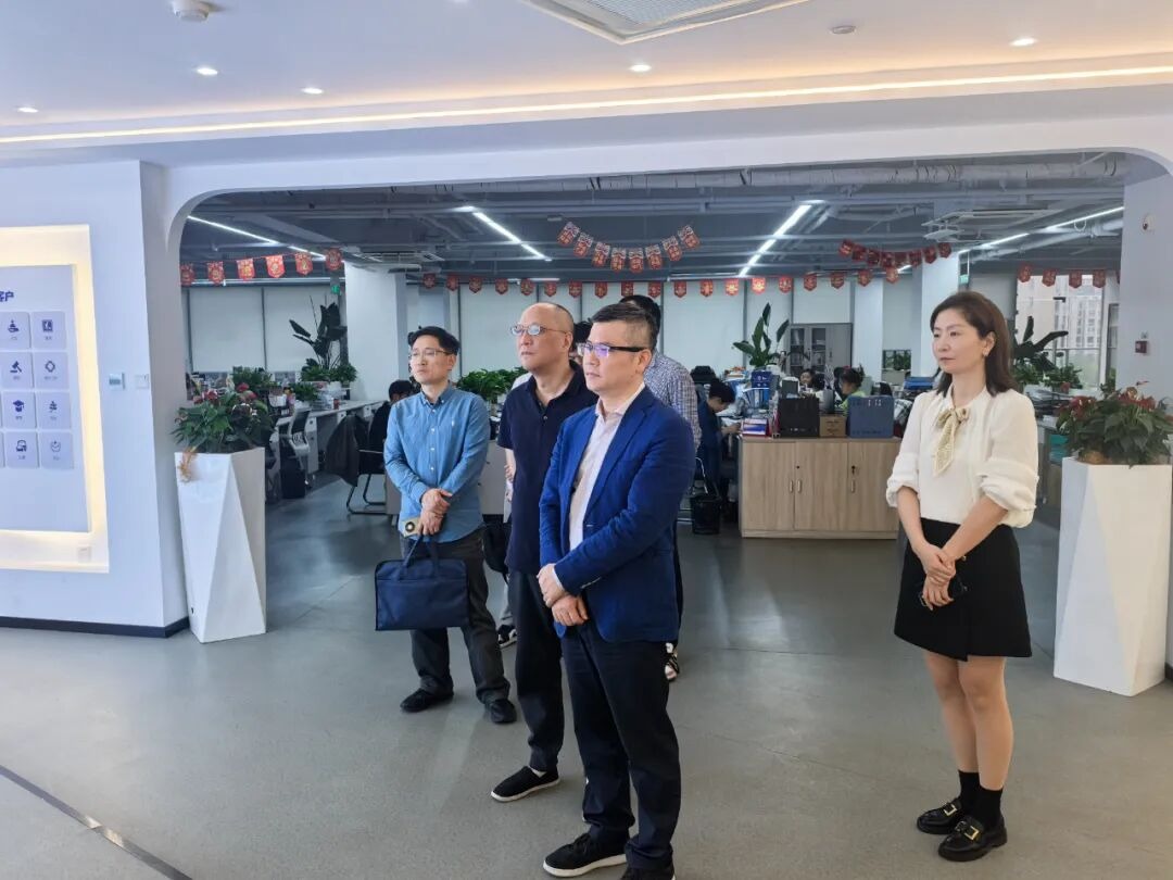 星汉资讯丨杭州市经济和信息化局副局长林昀一行来我司调研指导配图